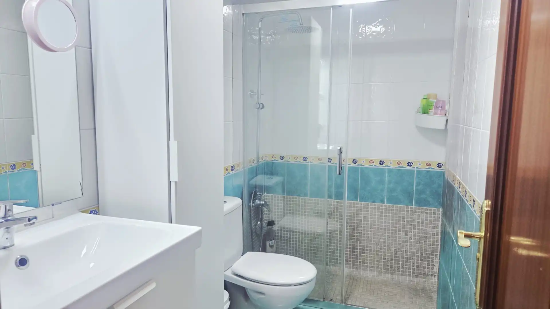 Bathroom of Flat for sale in Rincón de la Victoria  with Air Conditioner, Terrace and Furnished