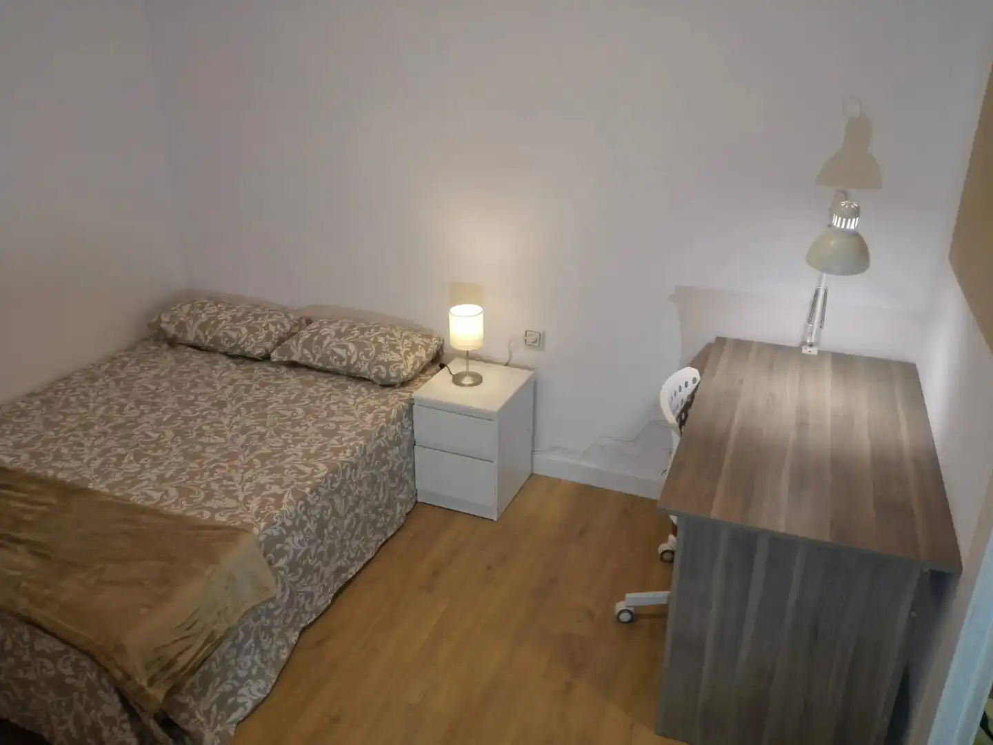 Bedroom of Flat for share in Benimaclet