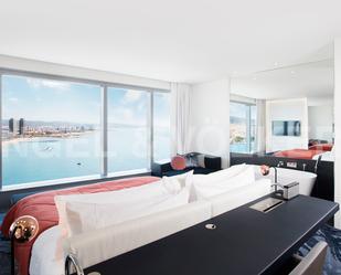 Dormitori de Apartament de lloguer en  Barcelona Capital amb Aire condicionat, Terrassa i Piscina