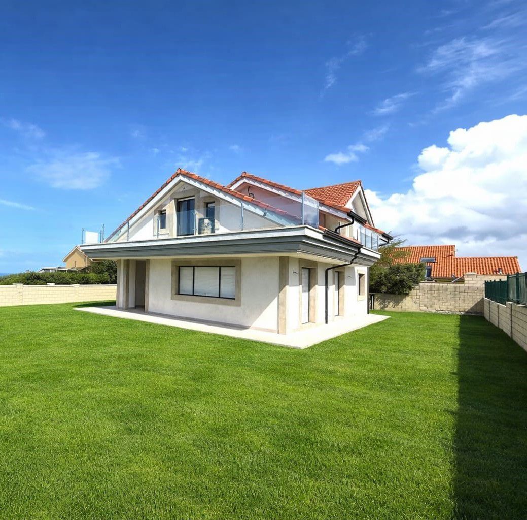 Vista exterior de Casa o chalet en venta en Bareyo con Calefacción, Jardín privado y Terraza