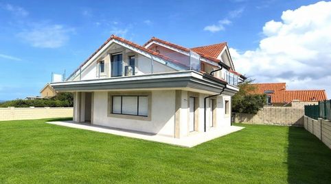 Chalet en venta en Ajo Bareyo, 4 dormitorios.