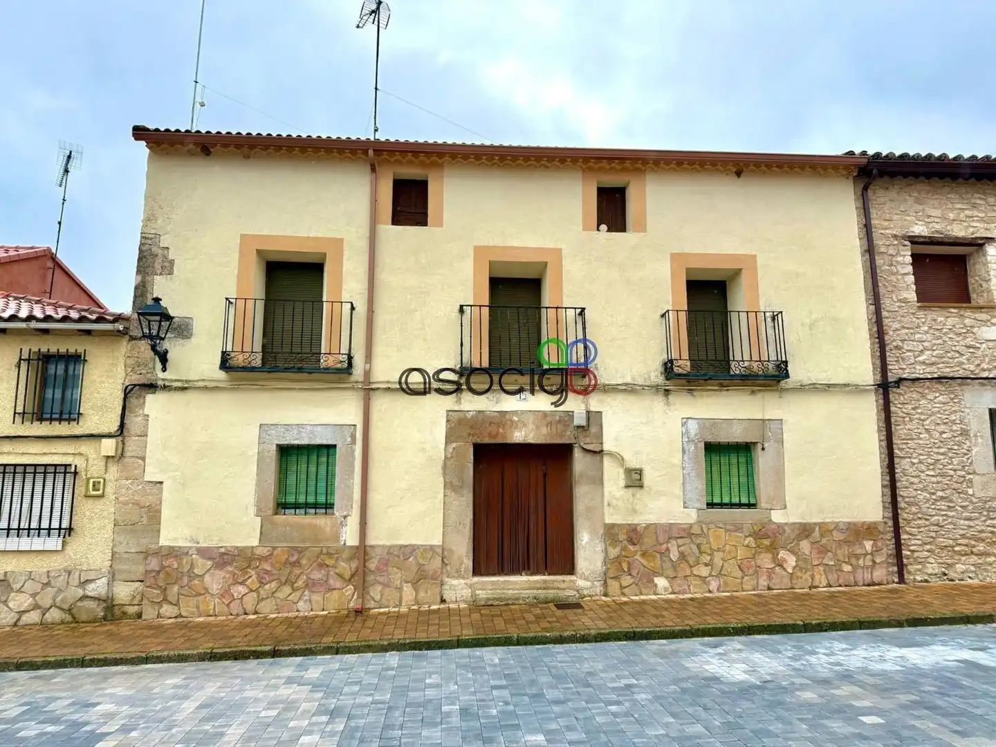 Vista exterior de Casa o chalet en venta en Tamajón con Calefacción, Terraza y Trastero