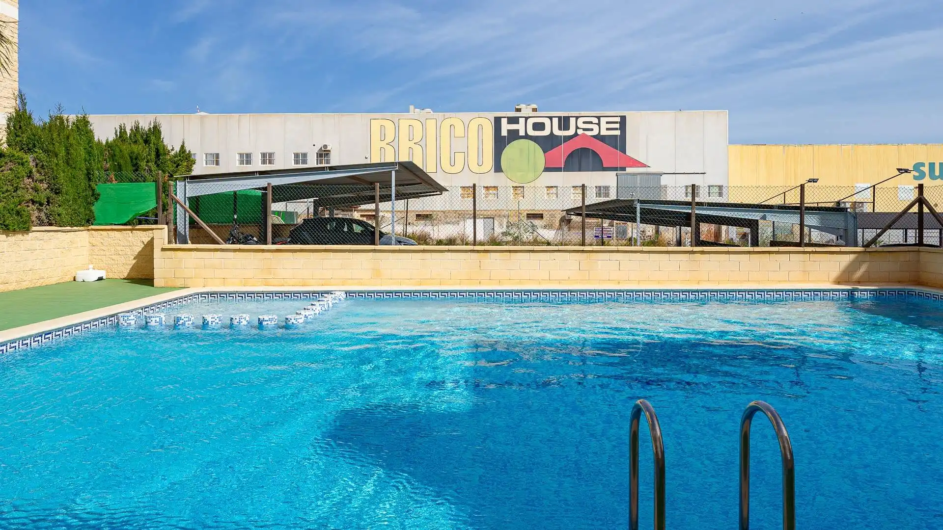 Piscina de Planta baja en venta en Torrevieja con Jardín privado, Terraza y Trastero