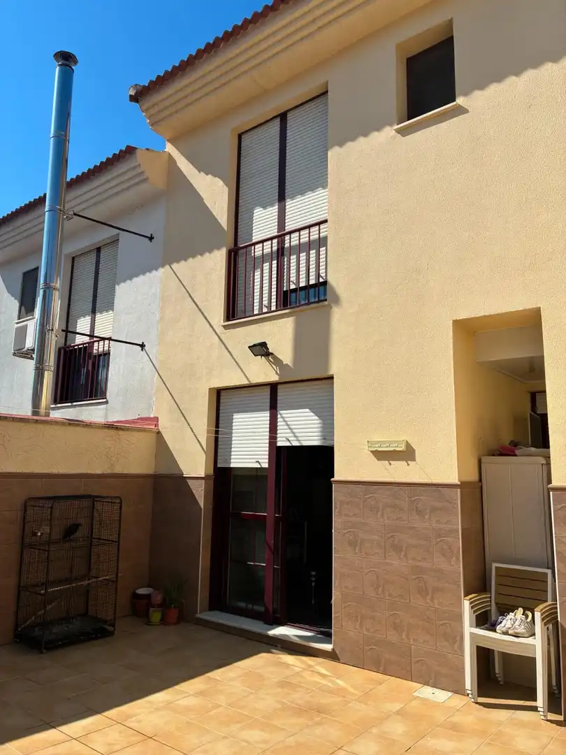 Vista exterior de Casa adosada en venta en Gibraleón