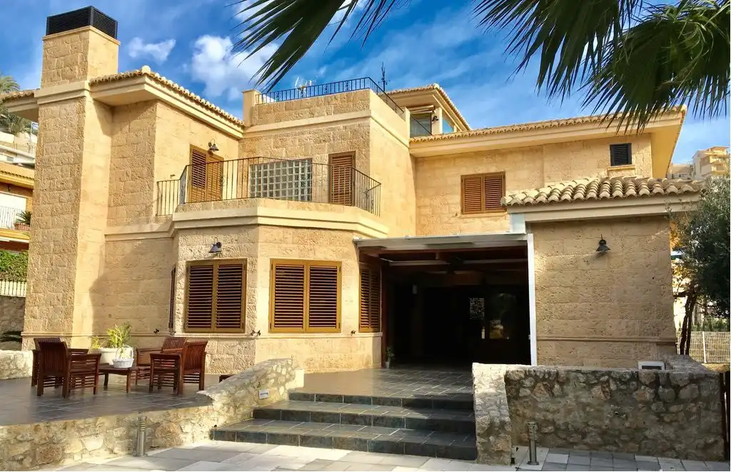 Chalet con piscina en venta en El Faro, imagen 2