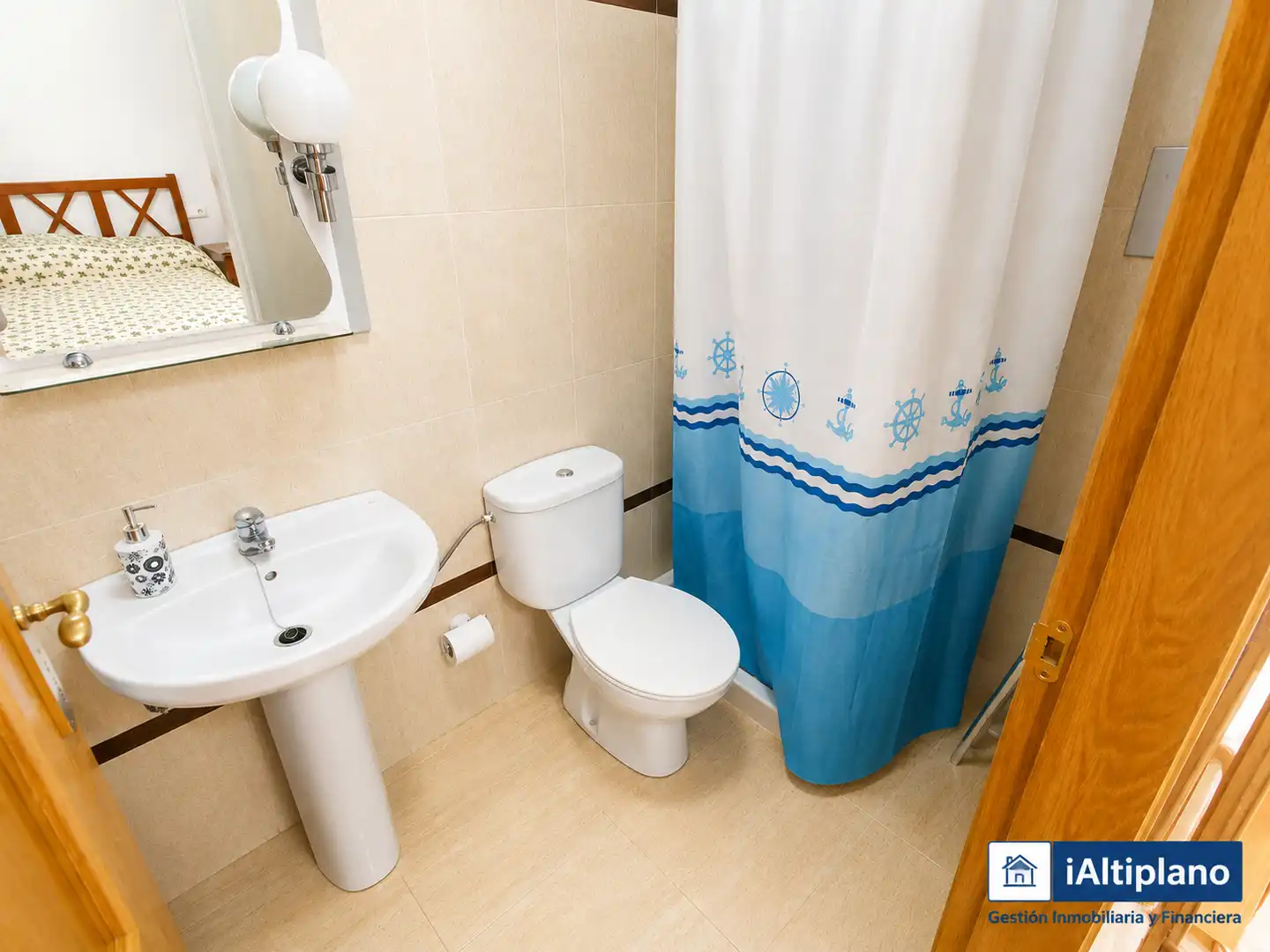 Badezimmer von Wohnung zum Verkauf in Baza mit Heizung, Möbliert und Ofen