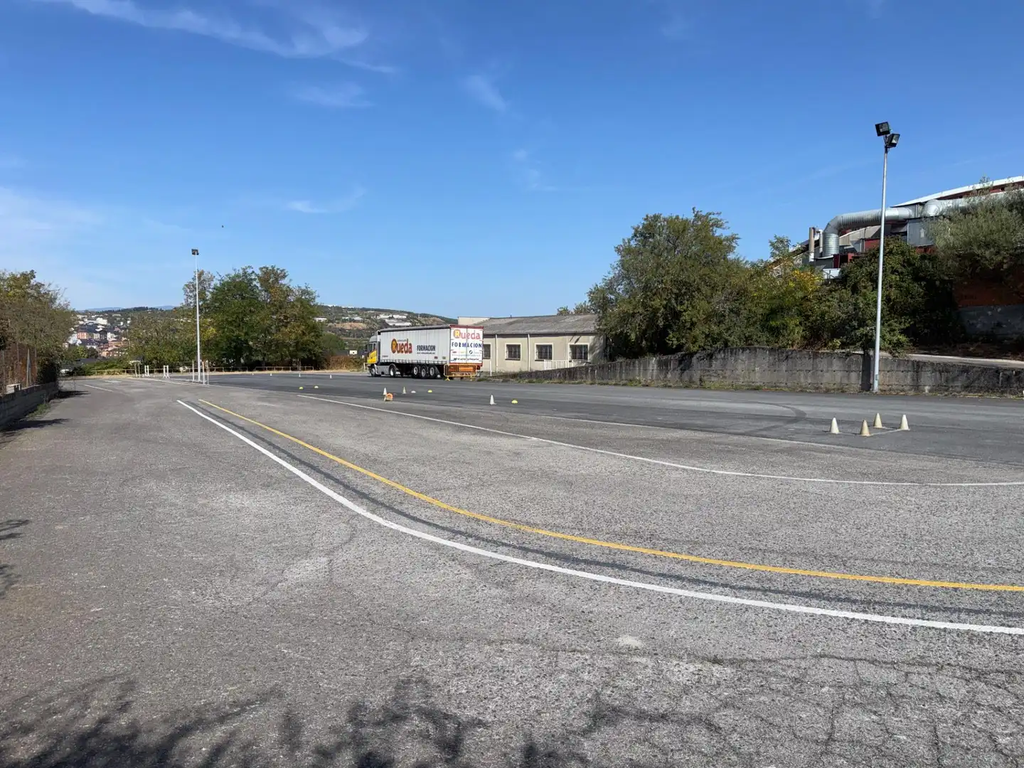 Außenansicht von Fabrikhallen zum Verkauf in Ponferrada