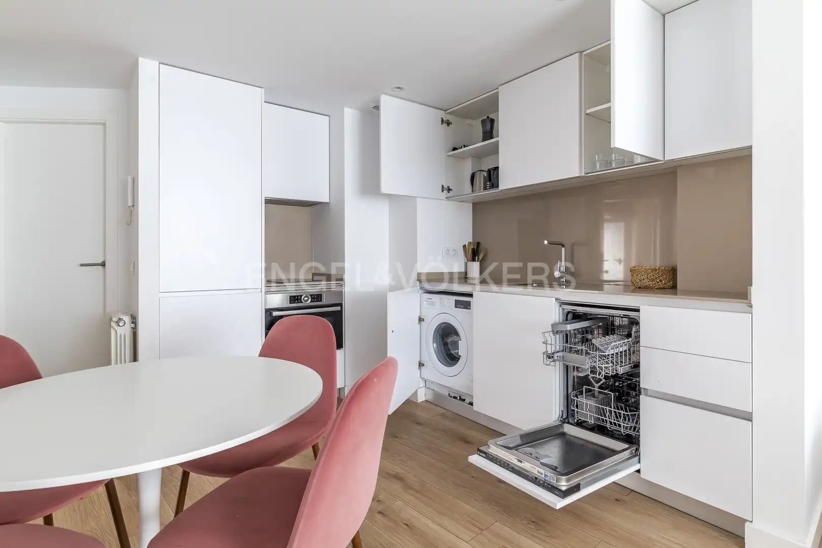 Cocina de Apartamento de alquiler en Madrid con Aire acondicionado, Calefacción y Amueblado
