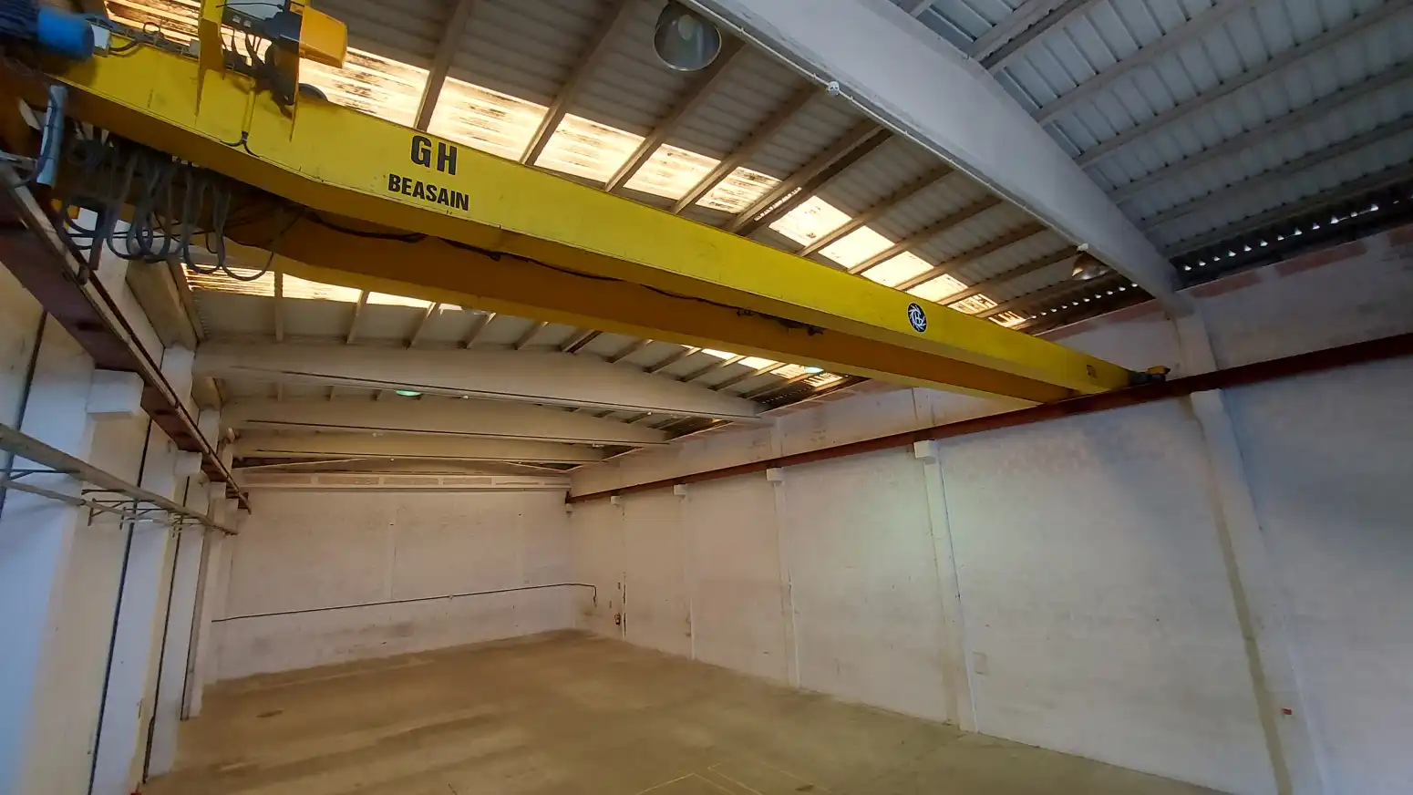 Fabrikhallen zur Miete in  Logroño
