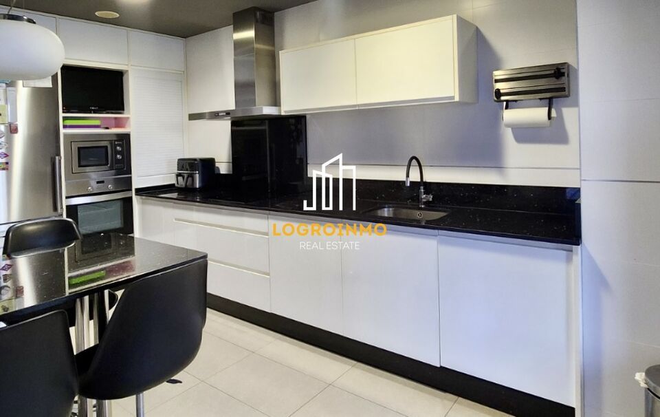 Küche von Wohnung zum Verkauf in  Logroño mit Klimaanlage, Heizung und Terrasse