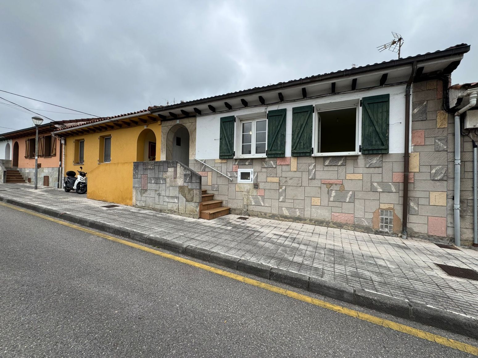 Vista exterior de Casa o chalet en venta en Llanera con Calefacción