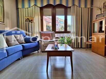 Living room of Single-family semi-detached for sale in Mollet del Vallès  with Heating, Private garden and Terrace