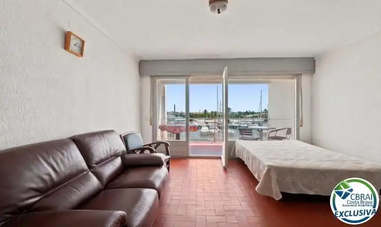 Dormitori de Apartament en venda en Empuriabrava