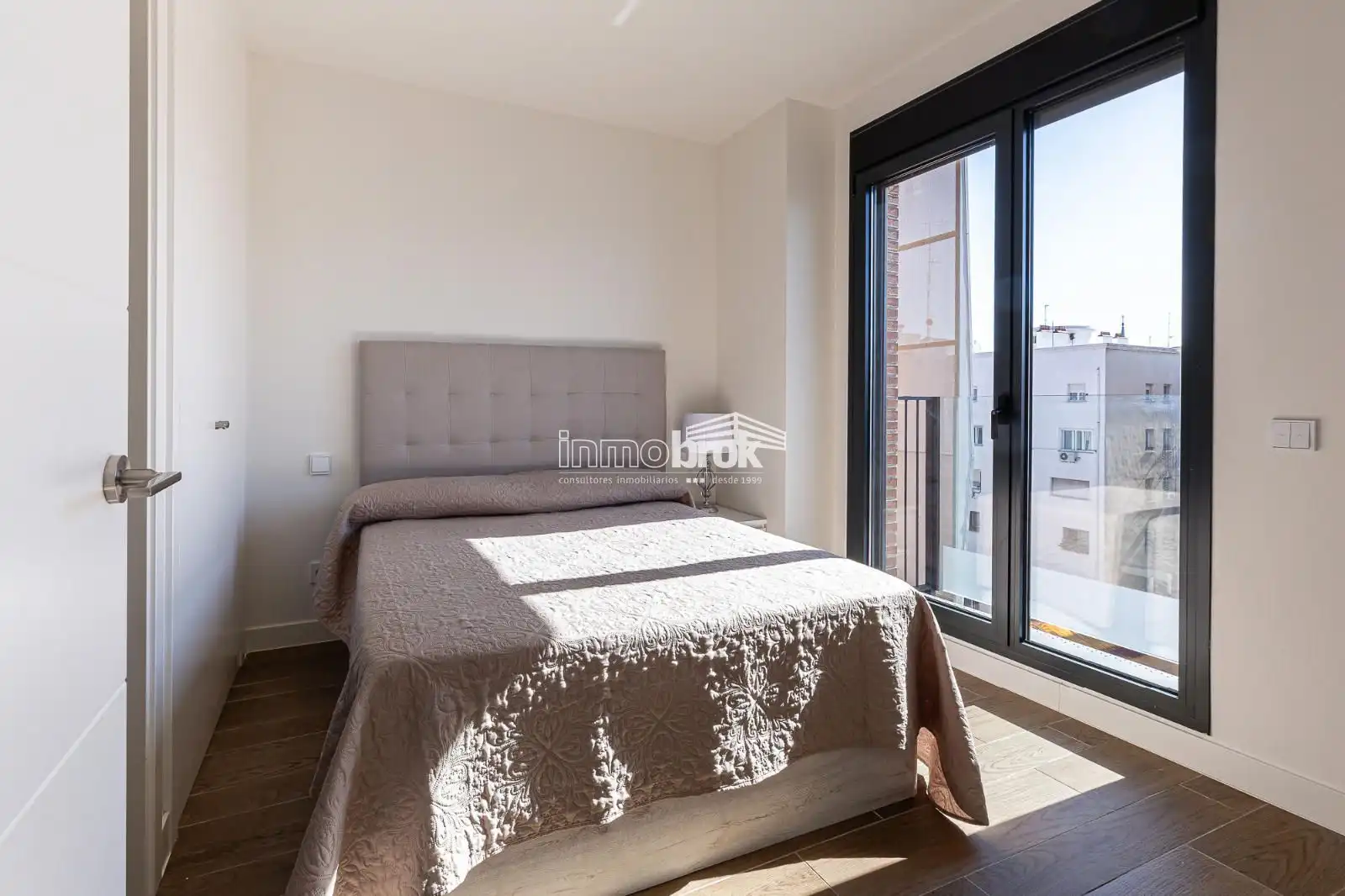 Habitación de Piso de alquiler en Madrid con Aire acondicionado, Trastero y Piscina
