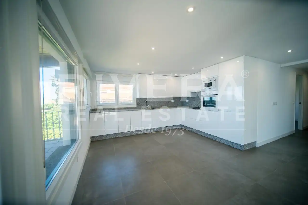 Cocina de Piso en venta en Sanxenxo con Calefacción y Terraza