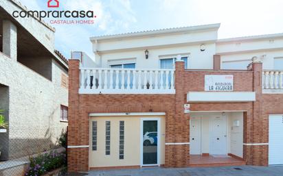 Vista exterior de Casa adosada en venda en Castellón de la Plana / Castelló de la Plana amb Aire condicionat, Terrassa i Balcó