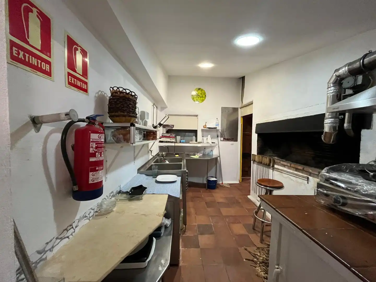 Cocina de Local en venta en Santibáñez de Valcorba con Amueblado
