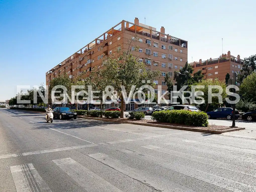 Vista exterior de Piso de alquiler en Valencia con Calefacción y Amueblado