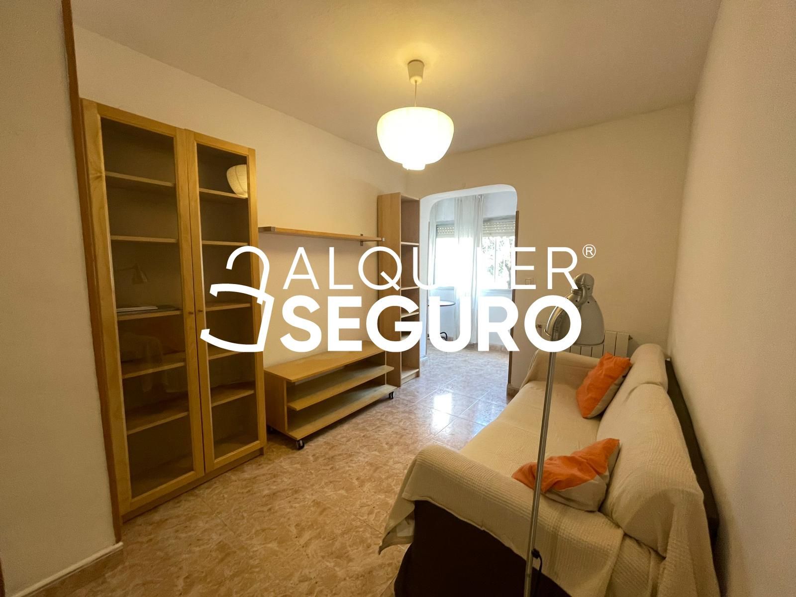 Bedroom of Flat to rent in  Madrid Capital  with Heating, Terrace and Furnished
