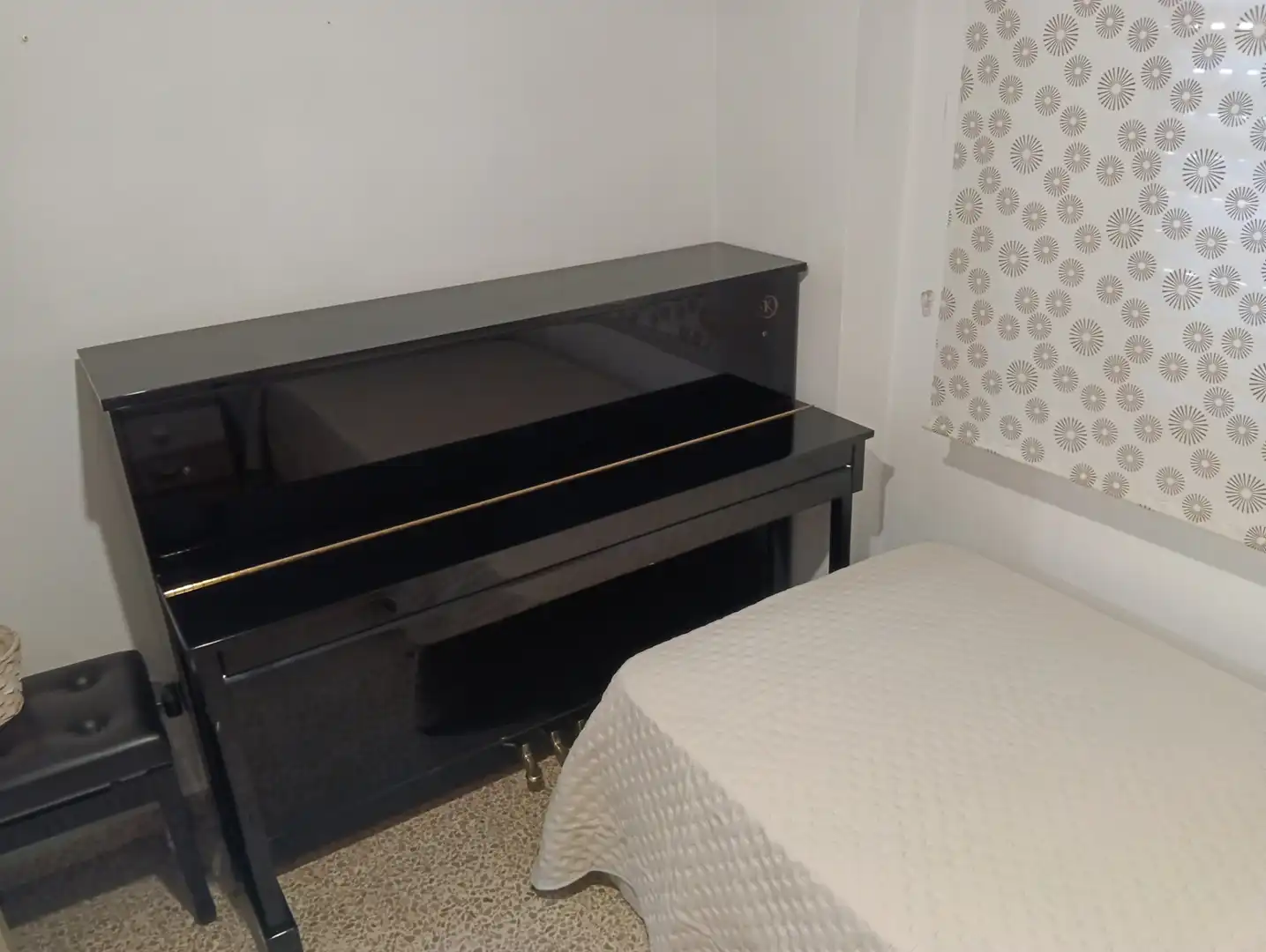 Habitación de Piso de alquiler en Granada con Amueblado