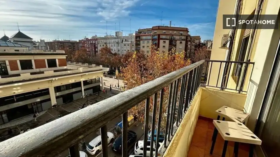 Flat with terrace to rent in Extramurs, imagen 3