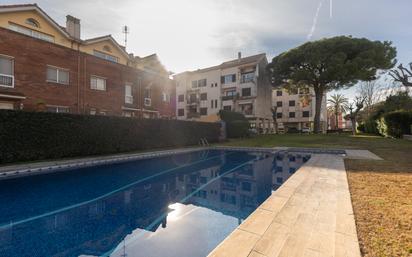 Swimming pool of Flat for sale in Castelldefels  with Air Conditioner, Heating and Parquet flooring