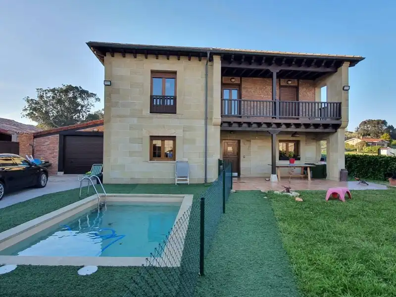 Piscina de Casa o chalet en venta en Santander con Calefacción, Trastero y Piscina