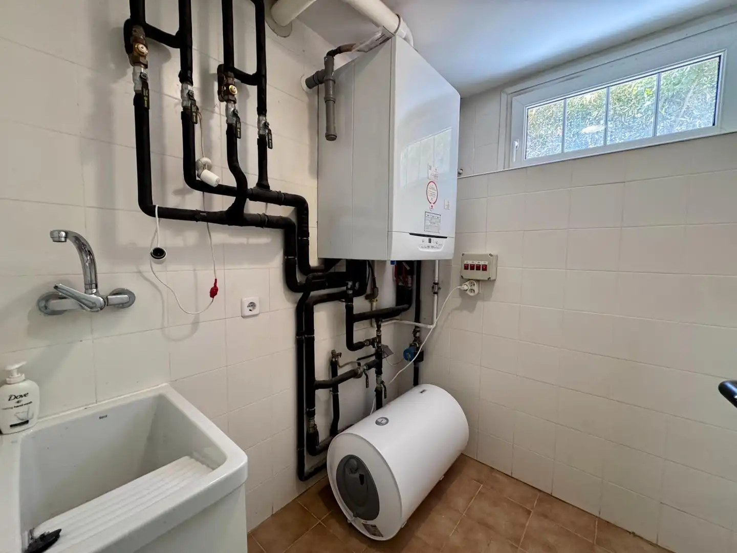 Baño de Casa adosada en venta en Villanueva de la Cañada con Parquet