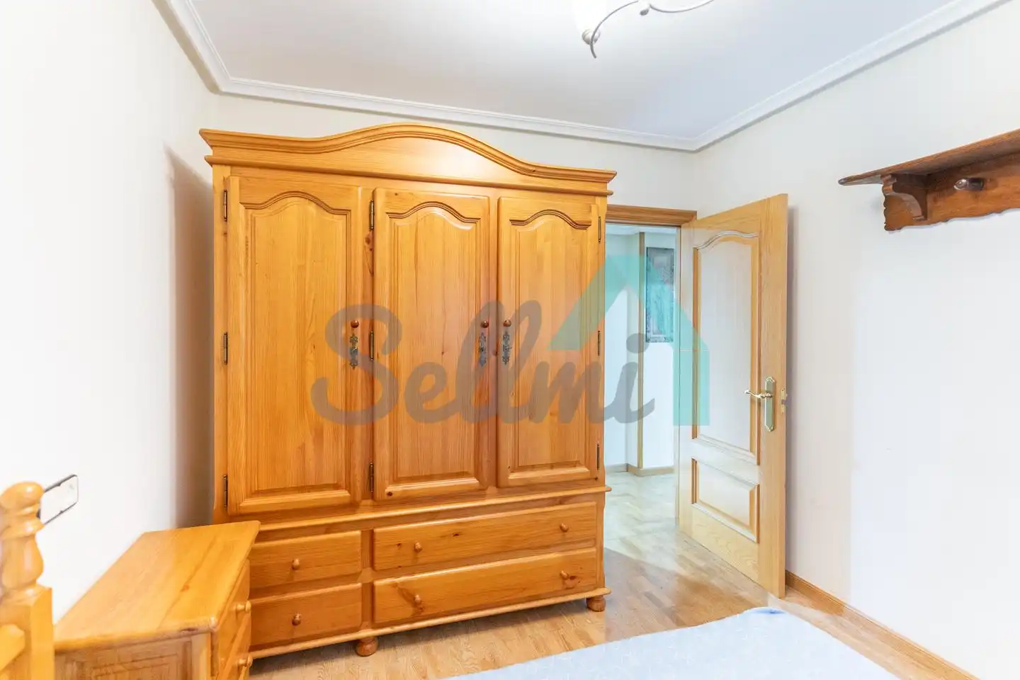 Bedroom of Flat for rent in Oviedo   with Heating, Parquet flooring and Storage room