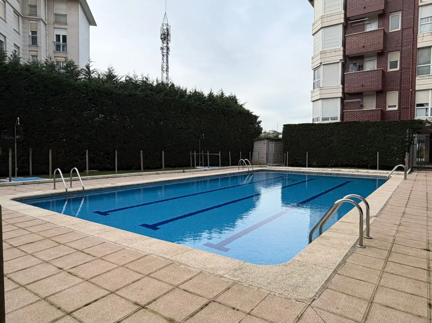 Schwimmbecken von Wohnung zum Verkauf in Santander mit Parkett und Terrasse