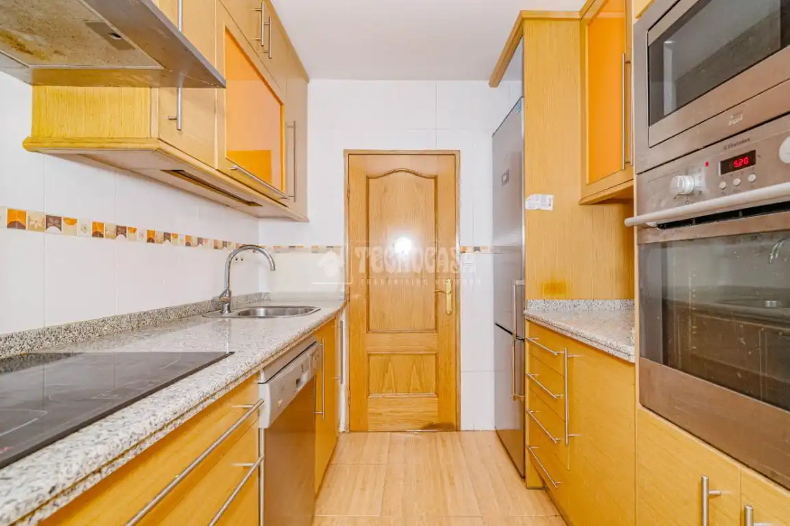 Kitchen of Flat for sale in Granada