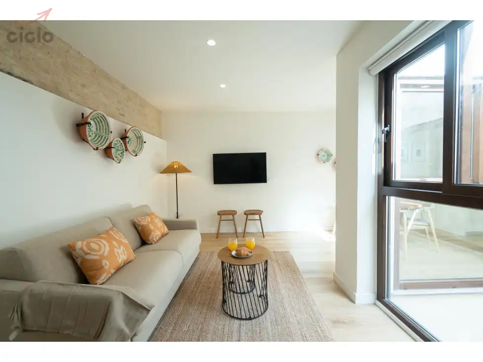 Living room of Flat for sale in Sevilla  with Terrace, Swimming Pool and Furnished