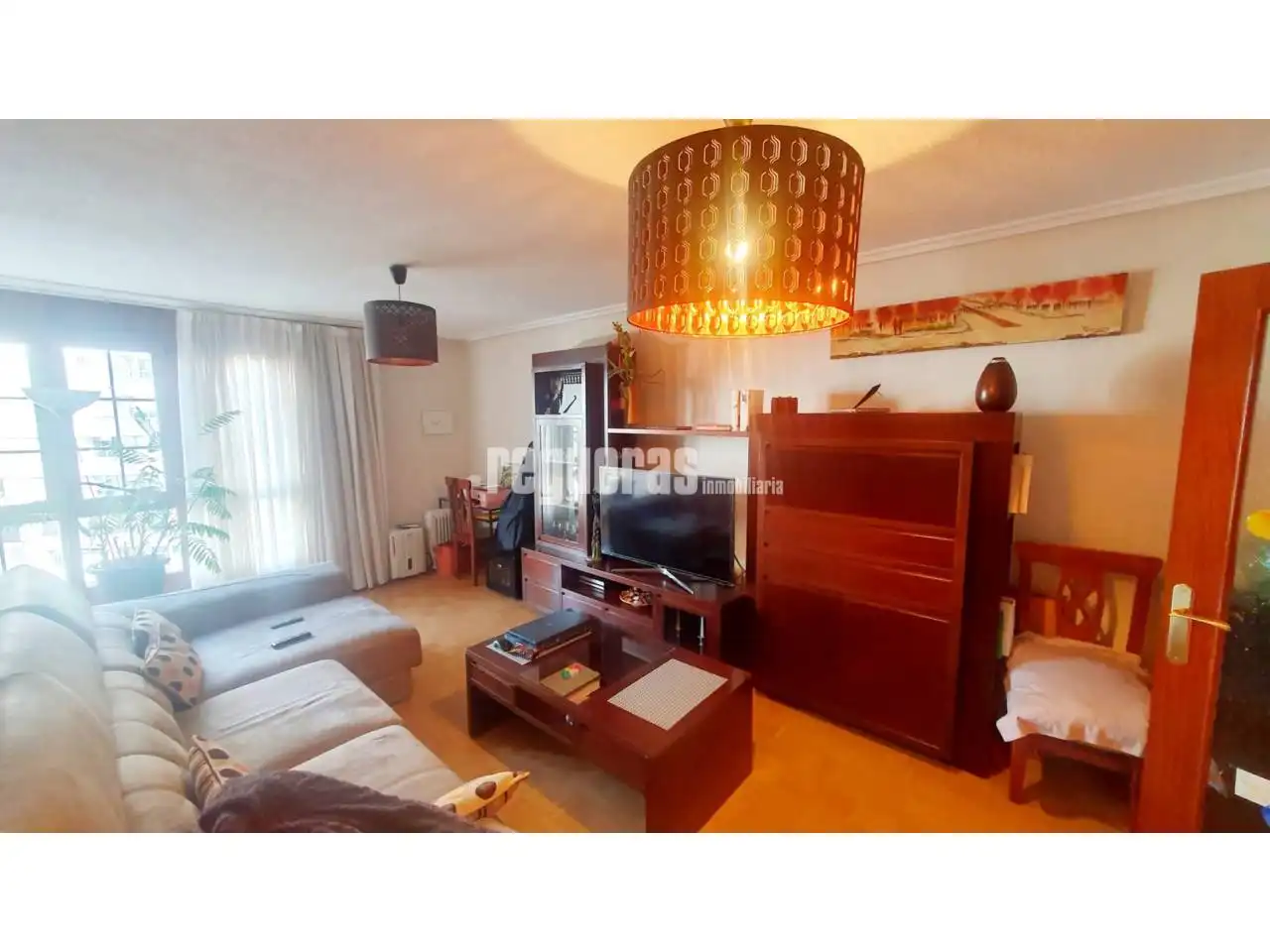 Sala de estar de Piso en venta en Avilés con Calefacción, Parquet y Terraza