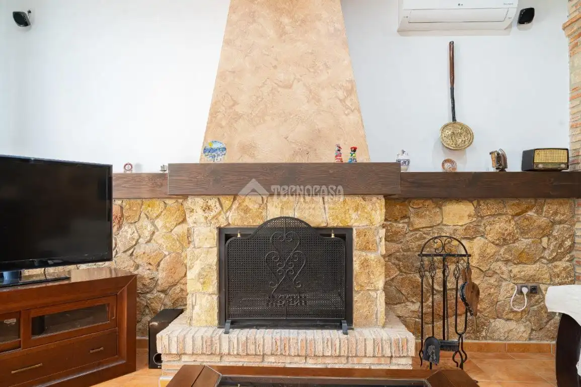Sala de estar de Finca rústica en venta en Torreperogil con Aire acondicionado y Calefacción