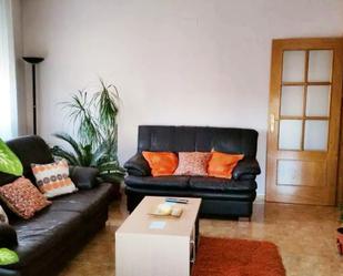 Sala d'estar de Casa o xalet en venda en Tomelloso amb Calefacció i Terrassa