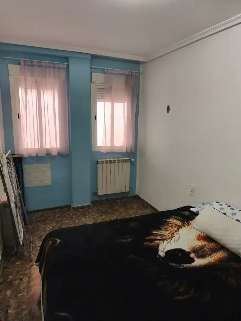Habitación de Apartamento en venta en Albacete con Calefacción