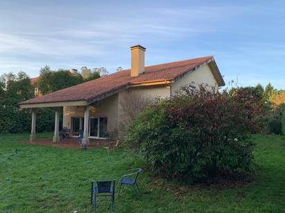 Vista exterior de Casa o xalet en venda en Ames amb Calefacció, Jardí privat i Forn