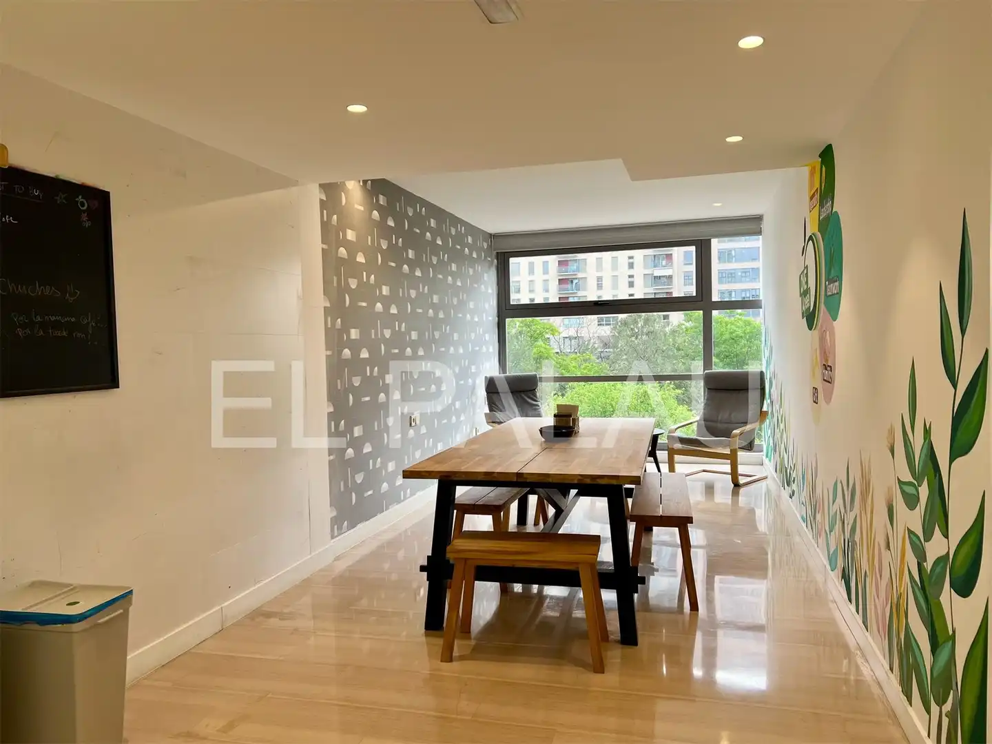 Dining room of Office for rent in Valencia  with Air Conditioner