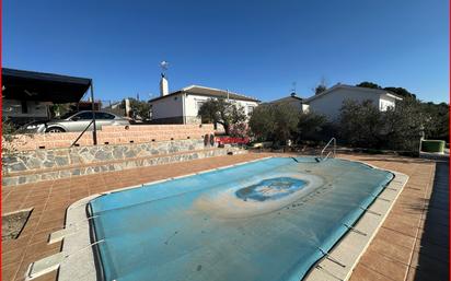 Piscina de Casa o xalet en venda en Fuensalida amb Calefacció, Traster i Piscina