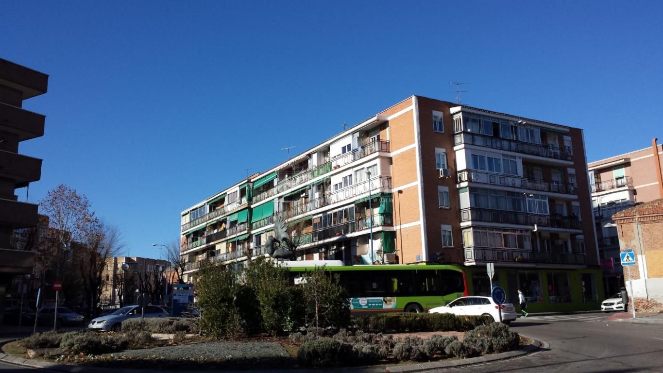 Flat to rent in Descubridores - Escritores