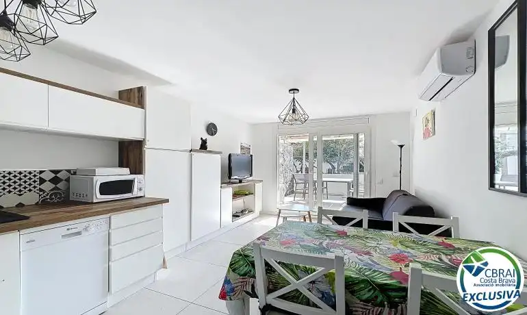 Living room of Flat for sale in Empuriabrava  with Air Conditioner, Heating and Terrace