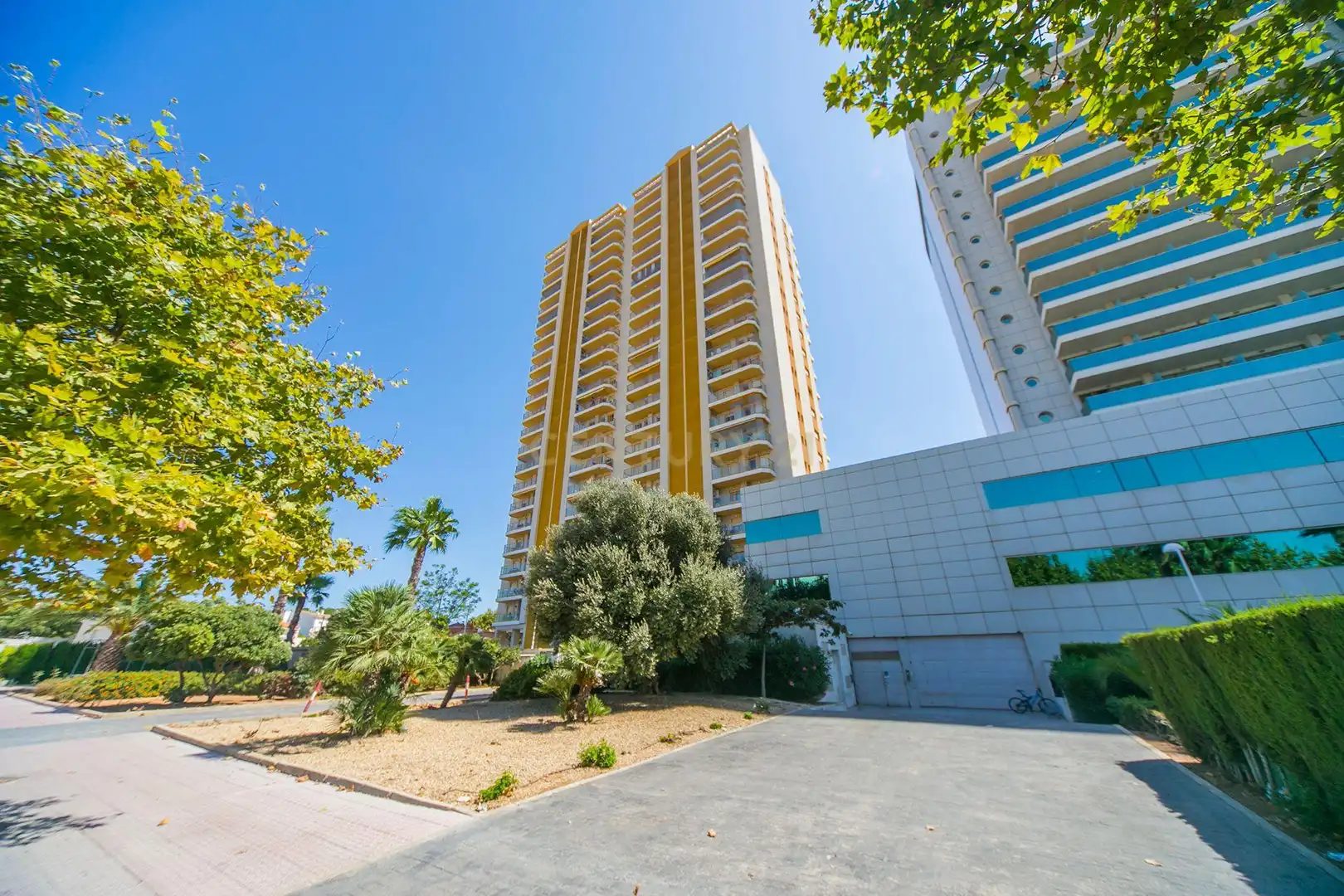 Vista exterior de Apartamento de alquiler en Calpe / Calp con Aire acondicionado, Lavadora y Microondas