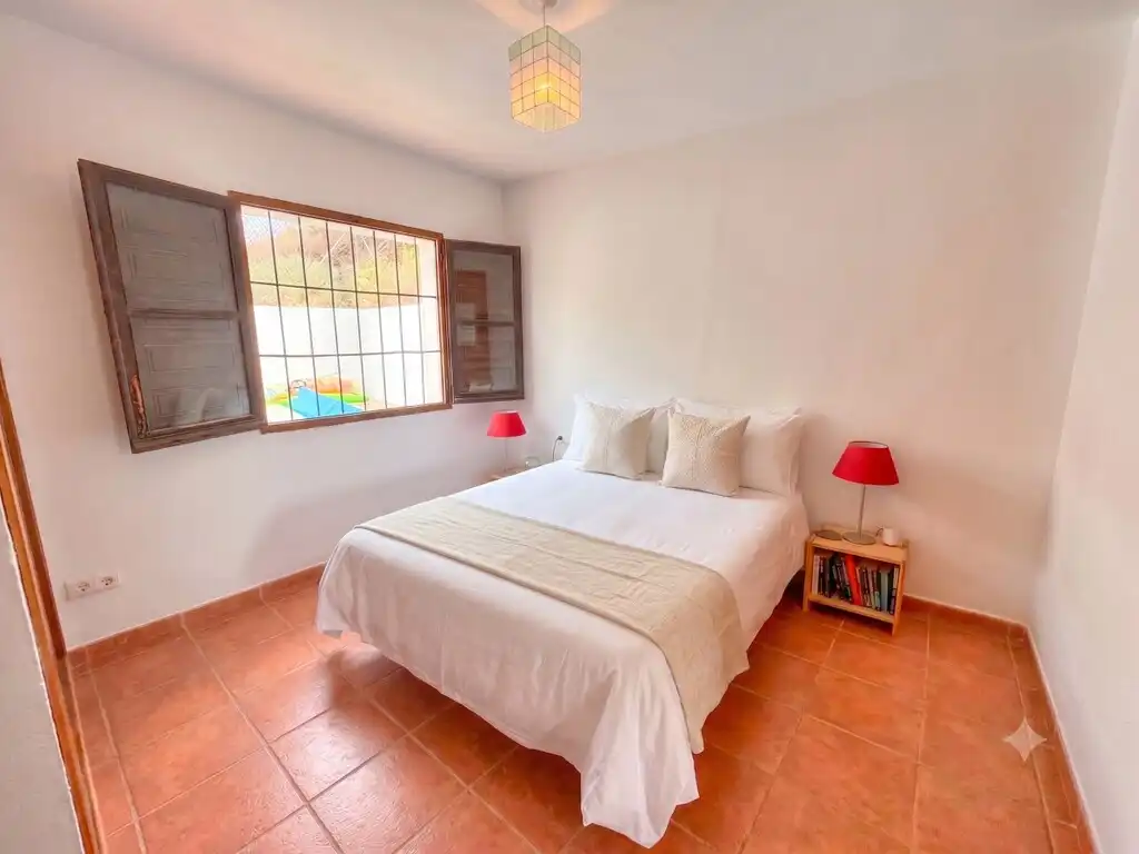 Habitación de Finca rústica en venta en Almáchar con Jardín privado, Trastero y Piscina