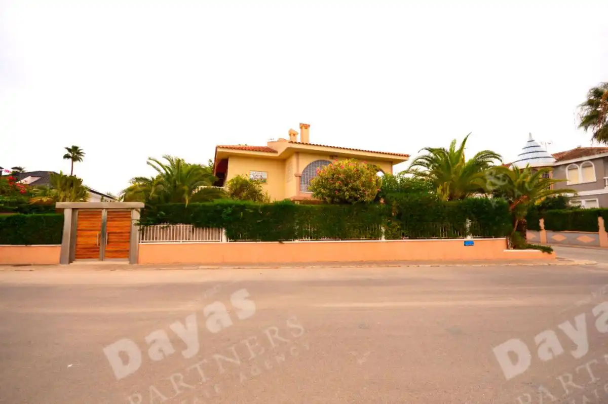 Villa avec piscine à vendre à Playa del Acequión, Náufragos y Rocío del Mar, imagen 4