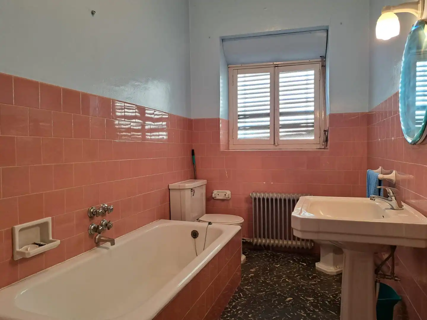 Bany de Casa adosada en venda en Requena amb Terrassa, Traster i Balcó