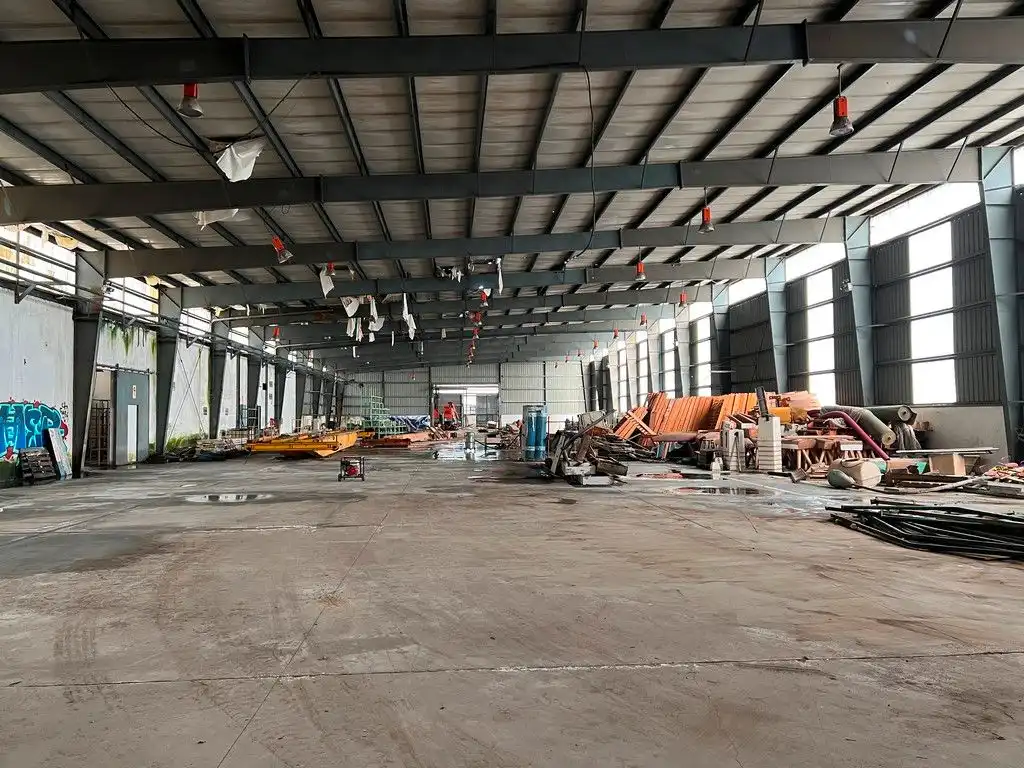 Fabrikhallen zur Miete in Betanzos