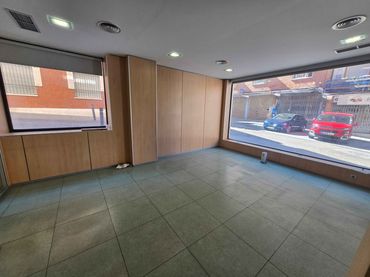 Business premises to rent in Calle San Juan de Dios 10