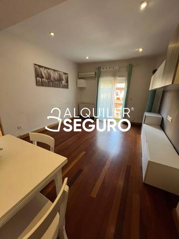 Piso en Alquiler en Servando Batanero en Ventas