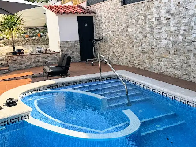 Piscina de Casa o chalet en venta en L'Escala con Aire acondicionado, Calefacción y Jardín privado