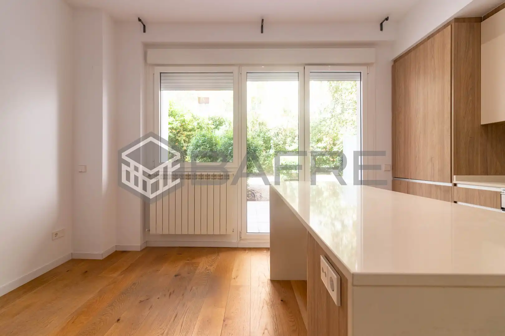 Küche von Wohnung zum Verkauf in Madrid mit Klimaanlage, Heizung und Privatgarten
